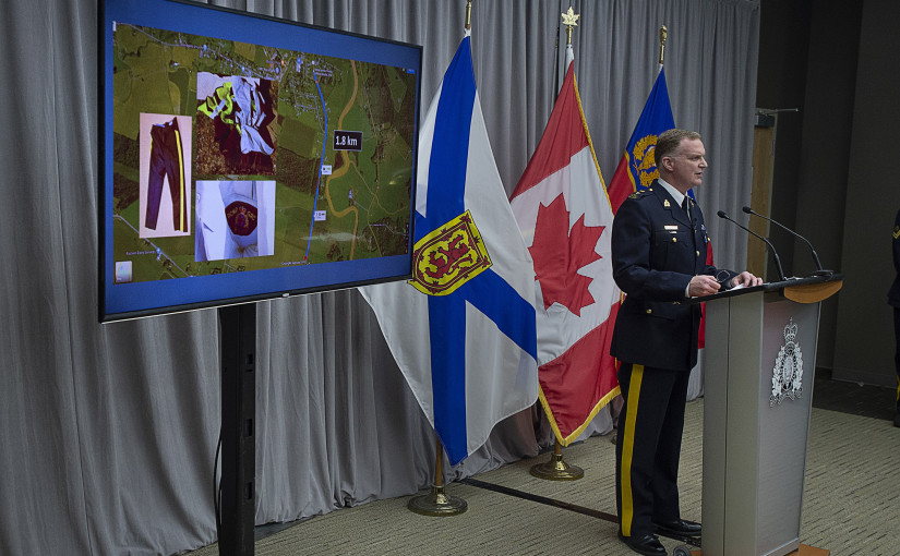 新省大屠殺槍手行兇時身穿真正騎警制服