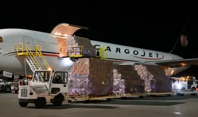 中國援助一系列醫療用品 第一批物質已抵達愛民頓