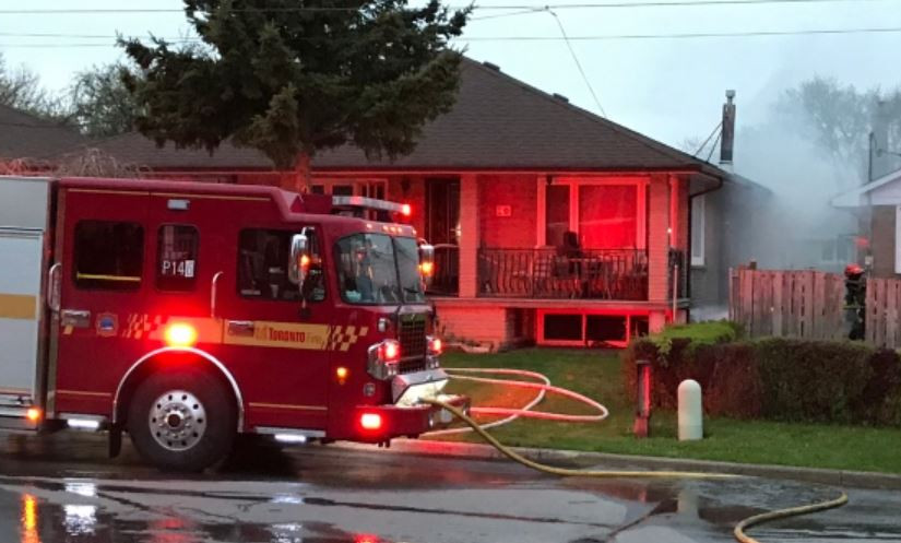 北約克獨立屋二級火 老婦吸入濃煙送院