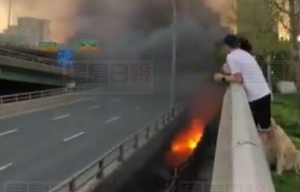 【有片】多市Gardiner天橋底大火