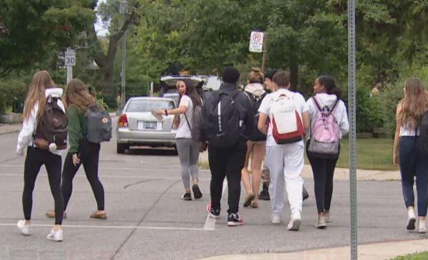 調查指逾半學童憂不能上學 最想與朋友見面