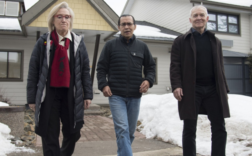 聯邦、卑詩與反對興建輸氣管世襲酋長簽署備忘錄