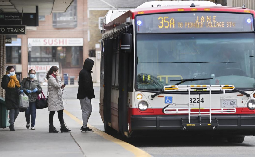 大溫巴士下周一起取消車內座位限制