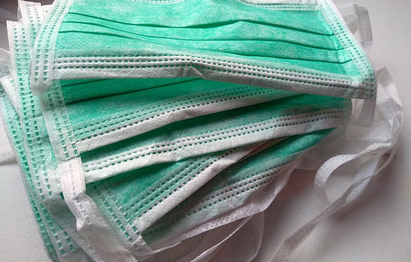 有評論認為加拿大個人防護裝備缺乏 影響重開經濟