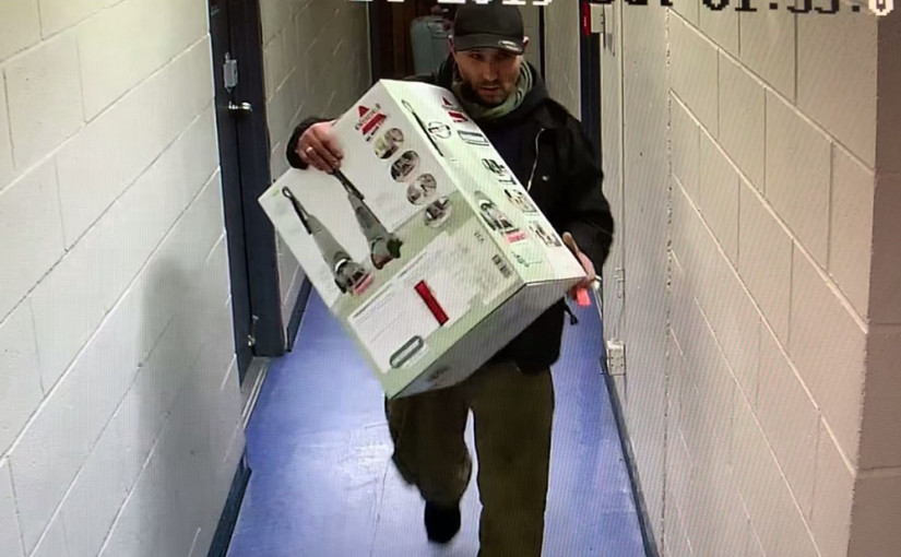 高貴林騎警追緝一對雌雄大盜