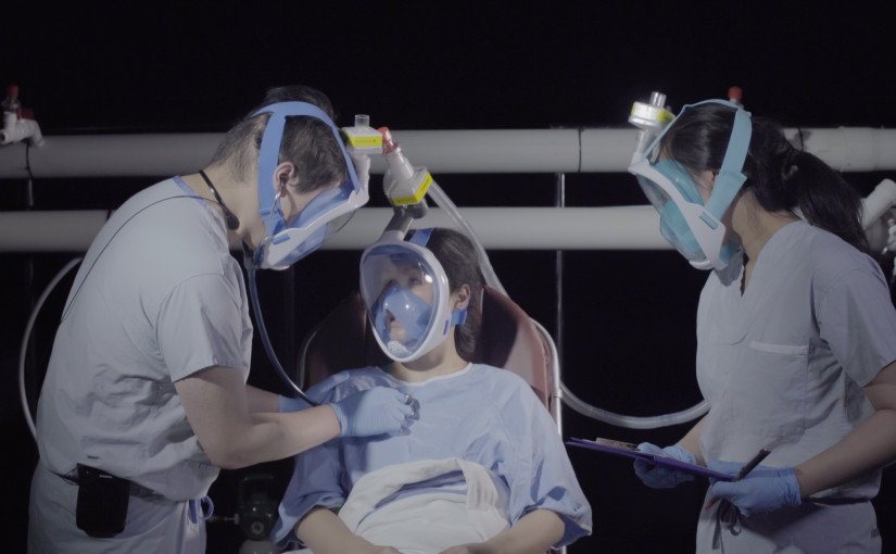 華裔率領團隊研發新冠醫療設備 溫市劇場提供場地向公眾展示