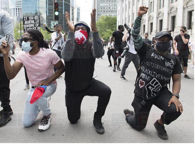 滿地可與密西沙加舉行反種族歧視和警暴集會