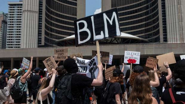 多倫多市週六再有兩起反種族主義示威