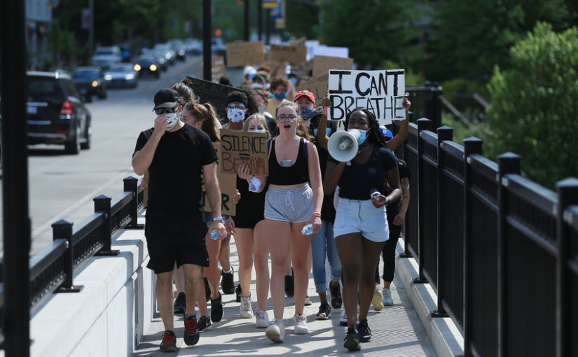 安省奧克維爾舉行聲援黑人遊行 多倫多周五有多場示威活動