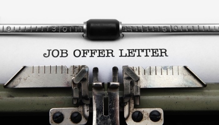 他以為找到新工作而辭了原工作   結果發現是騙局一場