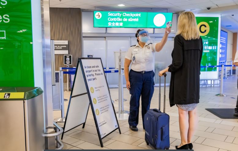 新冠肺炎疫情持續 溫哥華國際機場加強檢疫措施。
