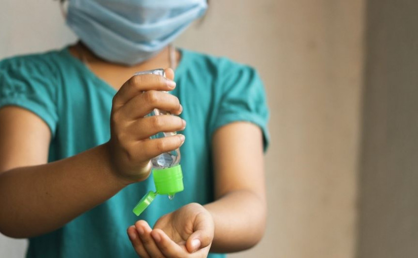 就有父母擔心子女在疫情下回校上課 有家庭醫生提出一些建議