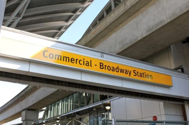 23歲男子天車站持刀傷人被控