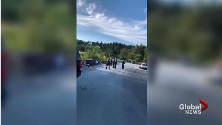 12個年輕人拍攝海外版抖音視頻 期間使用氣槍 素里皇家騎警一度拘捕