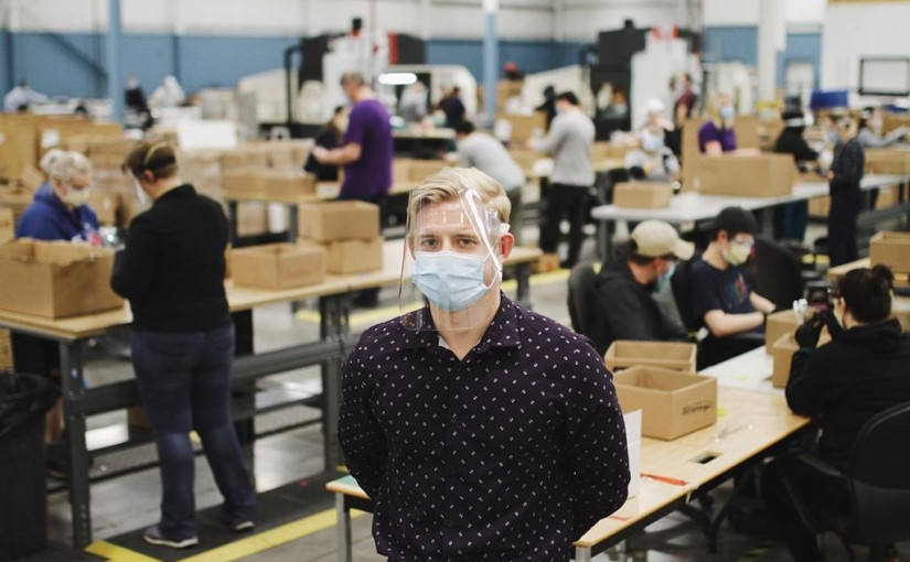 滑鐵盧一間公司 向全國教師捐贈75萬個可重複使用面罩