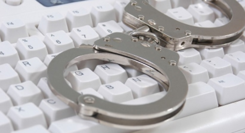 溫長者就兒童色情罪名認罪 判14個月監禁