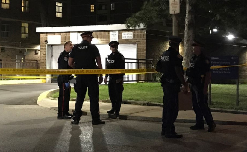 男子身中多槍重傷 警追緝多名兇徒