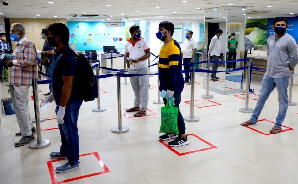 麻省理工與牛津研究指6呎距離不足阻病毒傳播