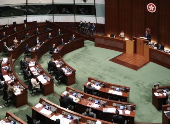 渥京：港府取消立法會候選人資料與推遲選舉 損香港穩定與繁榮