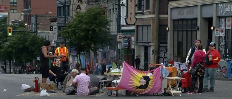 溫哥華市中心東端示威 抗議警暴 警方拘捕7人