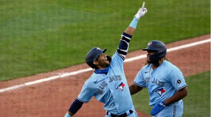 MLB藍鳥隊同一天兩贏費城人隊