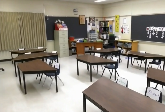 卡城家長將要決定讓學生返校學習或繼續網上課程