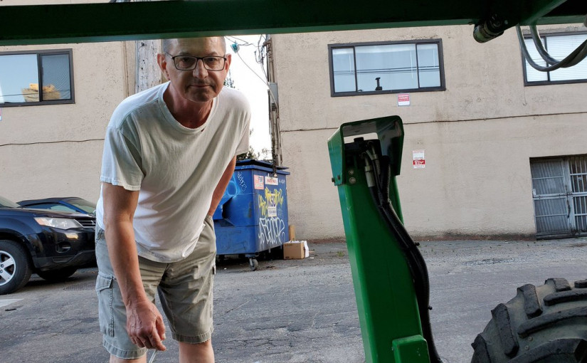 為壁畫節作畫 中非混血女藝術家遭白人男子騷擾