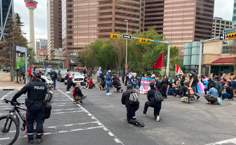 卡城市中心百人集會 以示種族平等問題