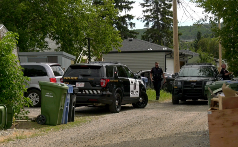 卡城車輛失竊並被疑犯開走 還撞傷一名長者