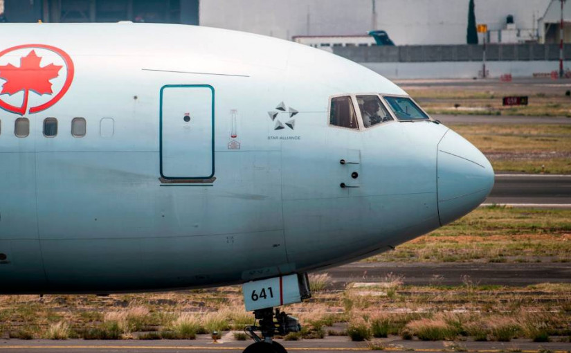 飛機上染疫風險到底多大？聯邦官員與專家各執一詞