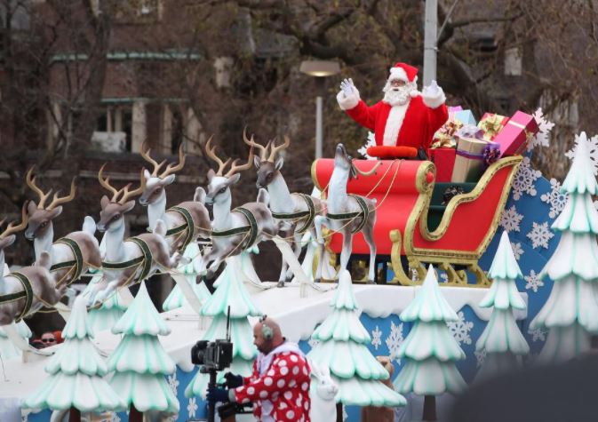 多市取消聖誕老人大巡遊 以網上活動取代