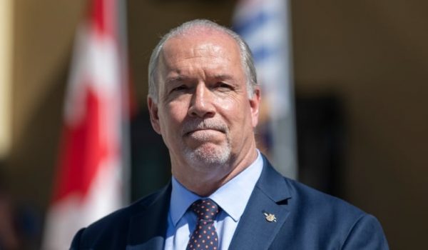 賀謹承諾10年內投14億建新長期護理機構