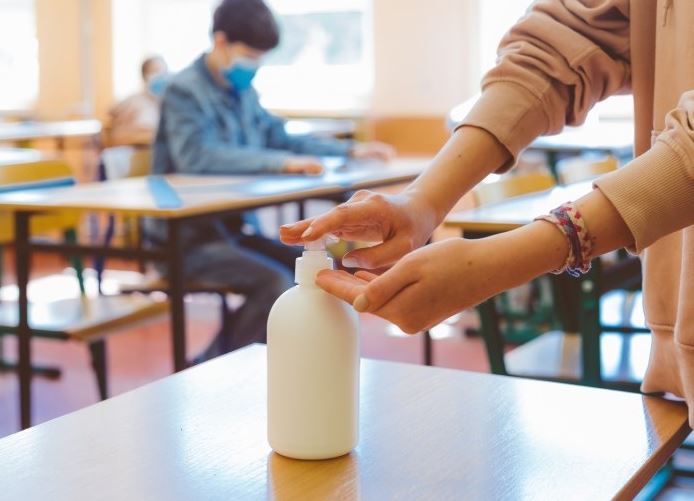 安省學生添49人染疫 須封校學校增至5間