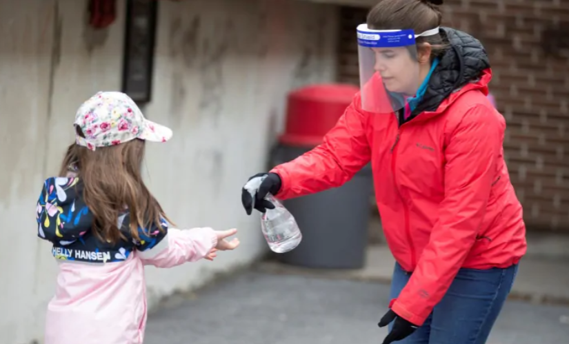 手部消毒液可對兒童有害 但疫情中使用利大於弊