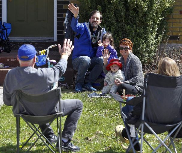 專家稱 疫情下 戶外活動相對較安全 但並非萬靈藥