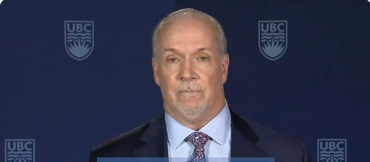 賀謹為黨領電視辯論中回答有關種族主義所用措辭致歉