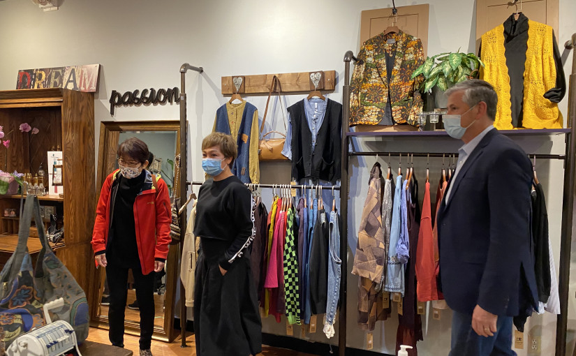 【視頻新聞】韋勤信率自由黨候選人列治文拜訪小商戶