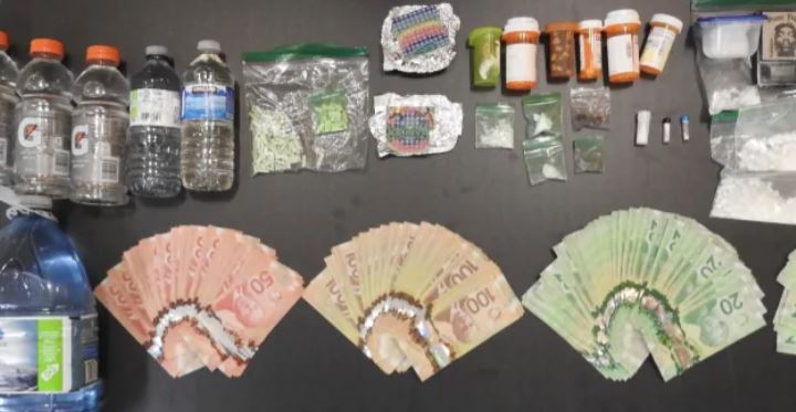 咸美頓住宅起出1.1萬元毒品 拘2人