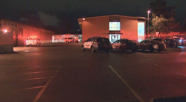 男孩從北約克中學屋頂30英呎高天窗跌落地面 不幸身亡