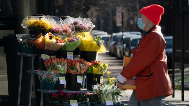 加拿大8個省區新增新冠確診4,981人 再有83人死亡