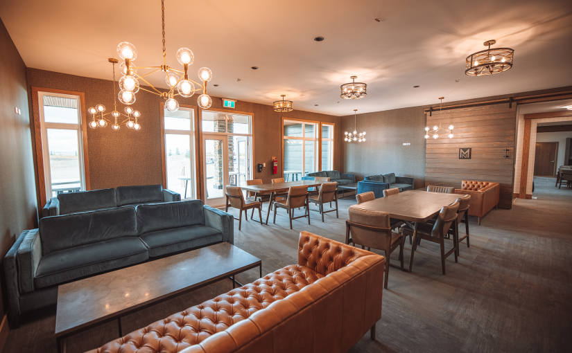 Harmony的 Springbank社區熱烈慶祝 Mickelson 國家高爾夫球會的 Launch Pad隆重開幕