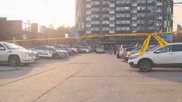 隨母外出購物   北約克12歲男童遭流彈擊中危殆