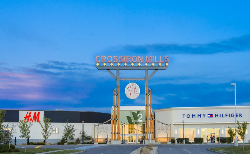 疫情期間 CrossIron Mills購物中心實施強制配戴口罩政策