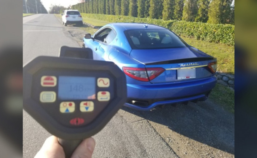 豪華跑車超速兩倍 遭素里騎警截停