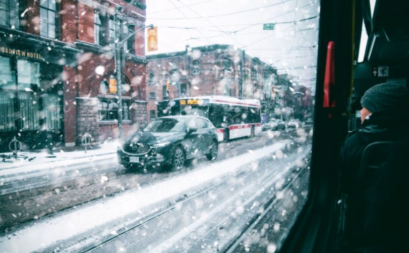 環境部發道路安全警告 積雪令駕駛十分危險