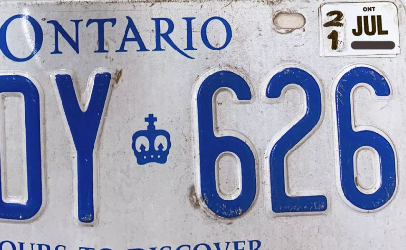 手寫改行車貼紙年份 面對最少5465元罰款