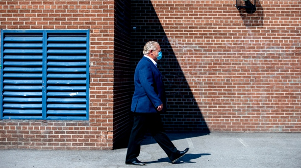 從「右翼大叔」到「省長爸爸」 福特懇求人們繼續堅持