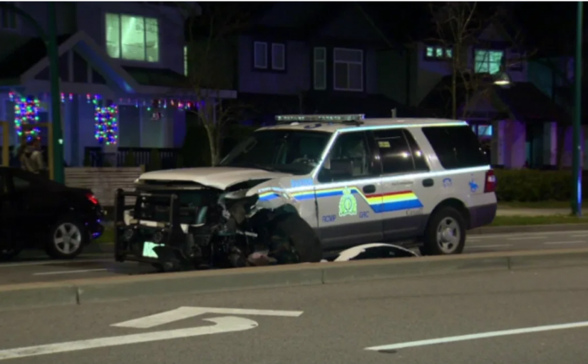 素里周一發生警車與私家車相撞 造成兩人受傷