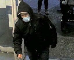 中年白男高買且以驅熊噴霧襲擊保安遭追緝