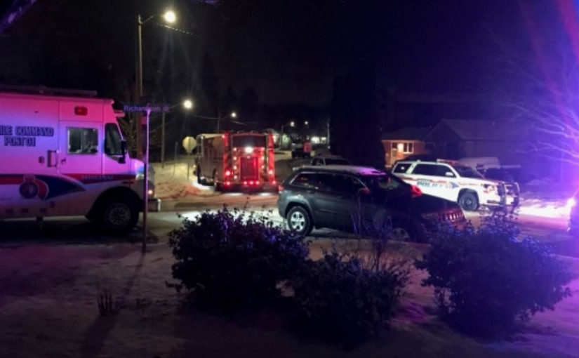 家庭糾份案男子反鎖屋內 大批警員到場戒備